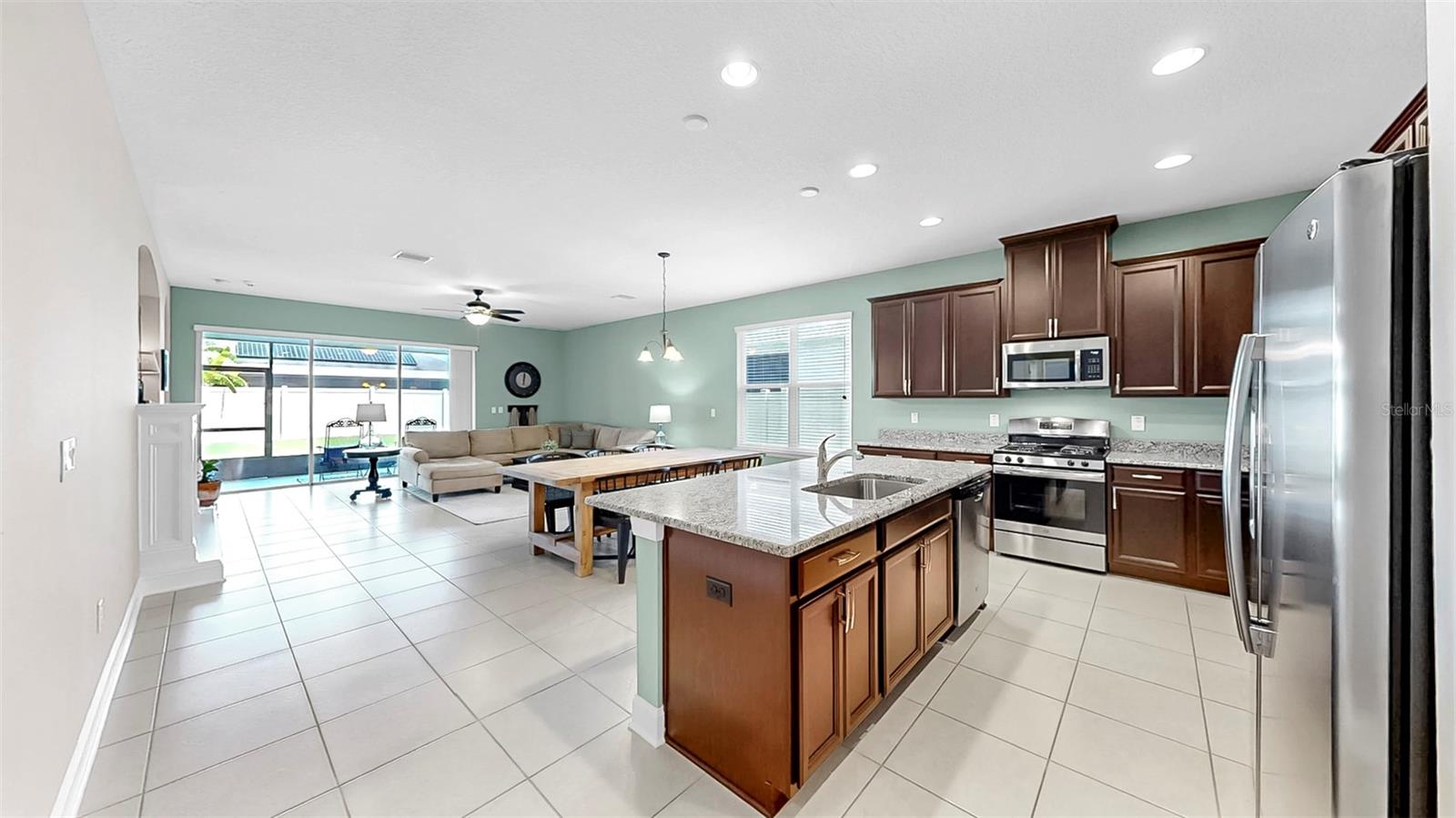 Image 24 of 52 For 17610 Buckingham Garden Drive