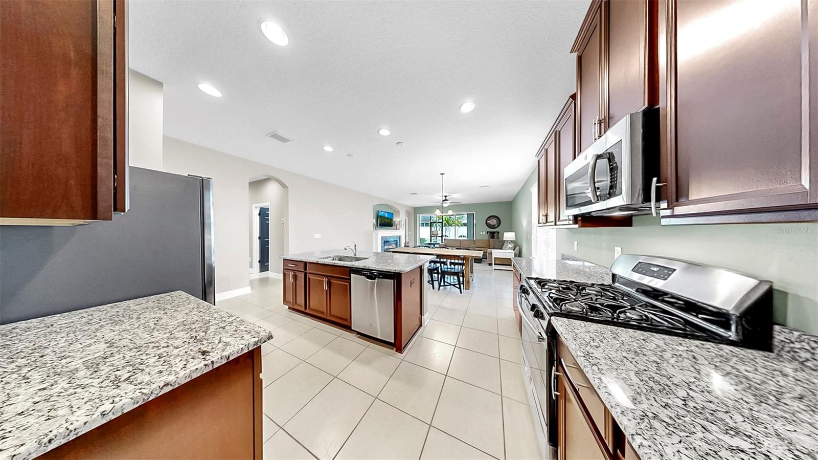 Image 29 of 52 For 17610 Buckingham Garden Drive