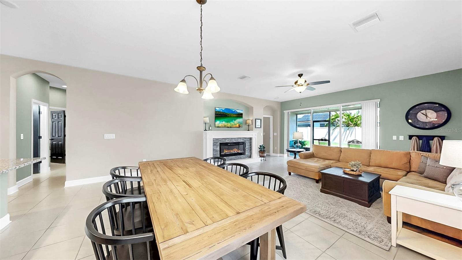 Image 34 of 52 For 17610 Buckingham Garden Drive