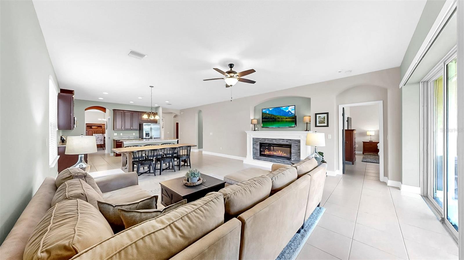 Image 39 of 52 For 17610 Buckingham Garden Drive