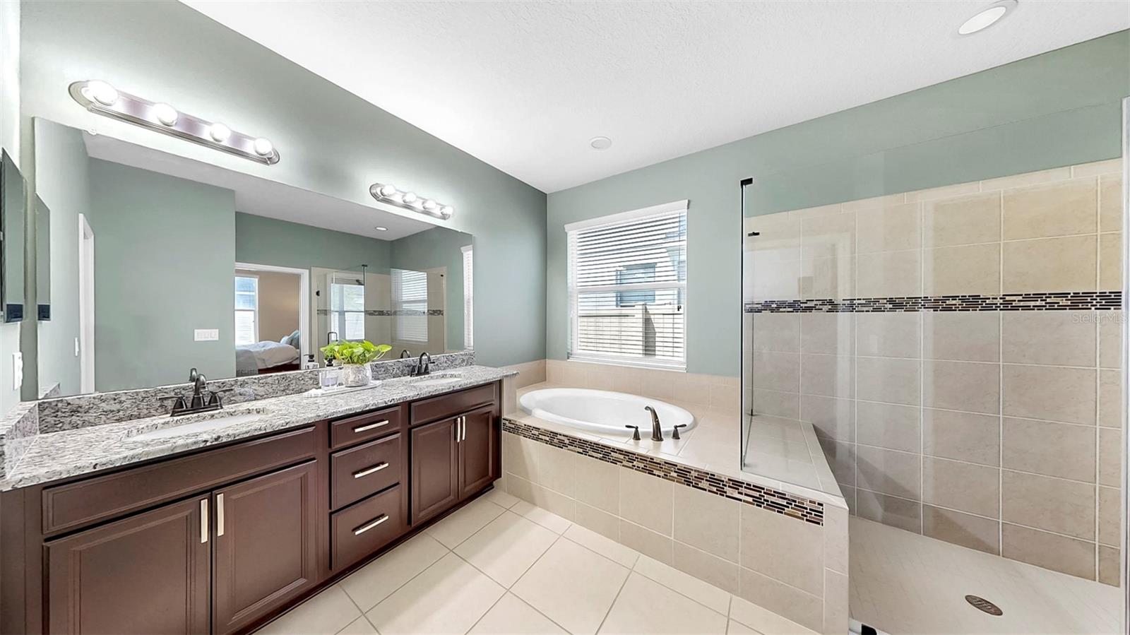 Image 44 of 52 For 17610 Buckingham Garden Drive