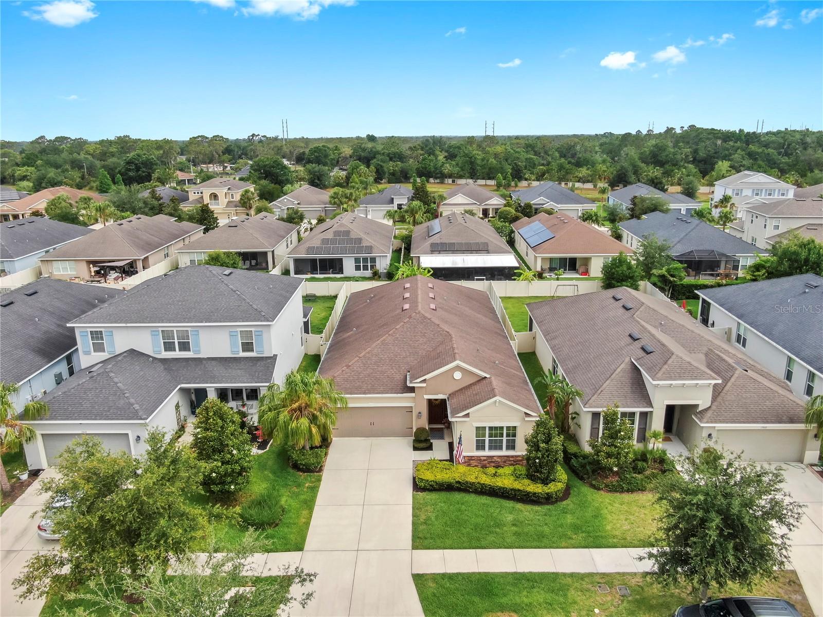 Image 5 of 52 For 17610 Buckingham Garden Drive