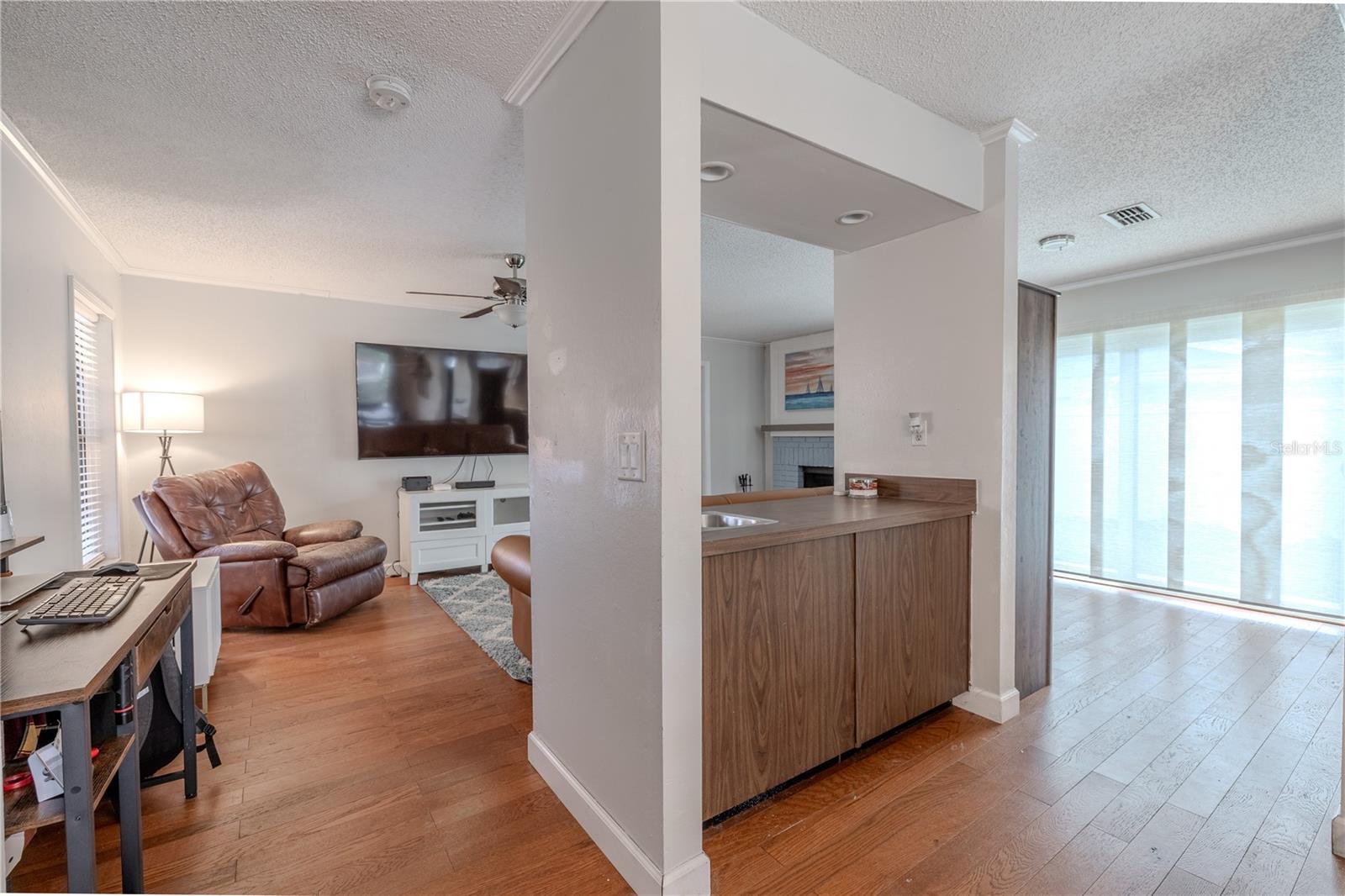 Listing photo id 9 for 3968 Orchard Hill Circle