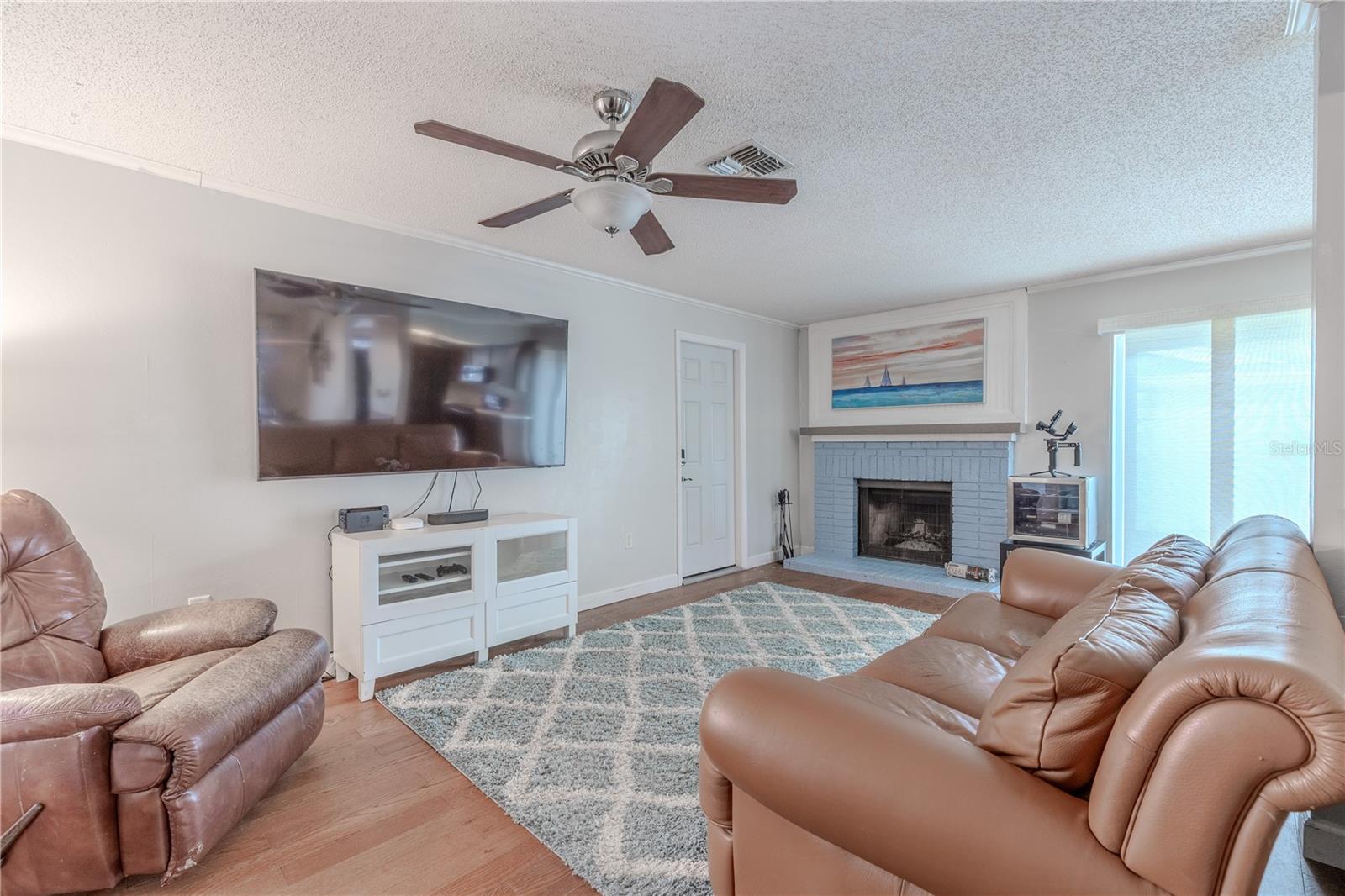 Listing photo id 10 for 3968 Orchard Hill Circle