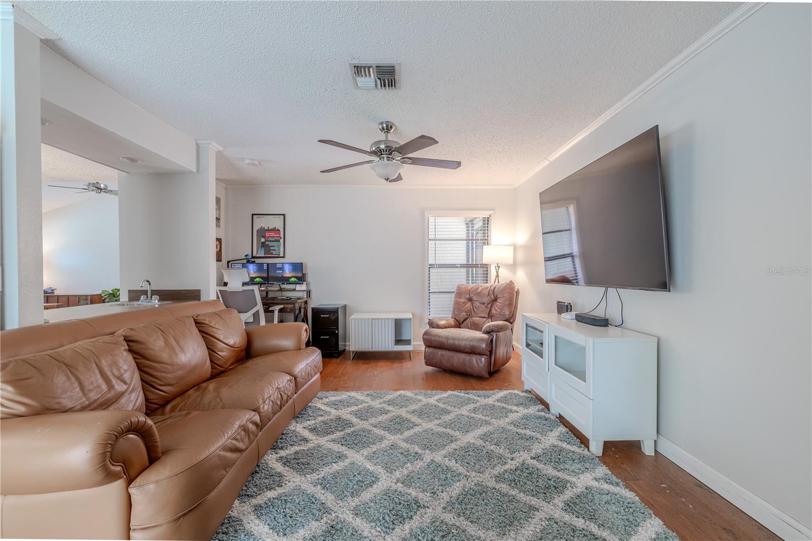 Listing photo id 12 for 3968 Orchard Hill Circle