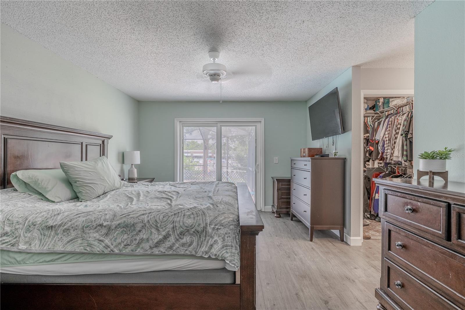 Listing photo id 24 for 3968 Orchard Hill Circle
