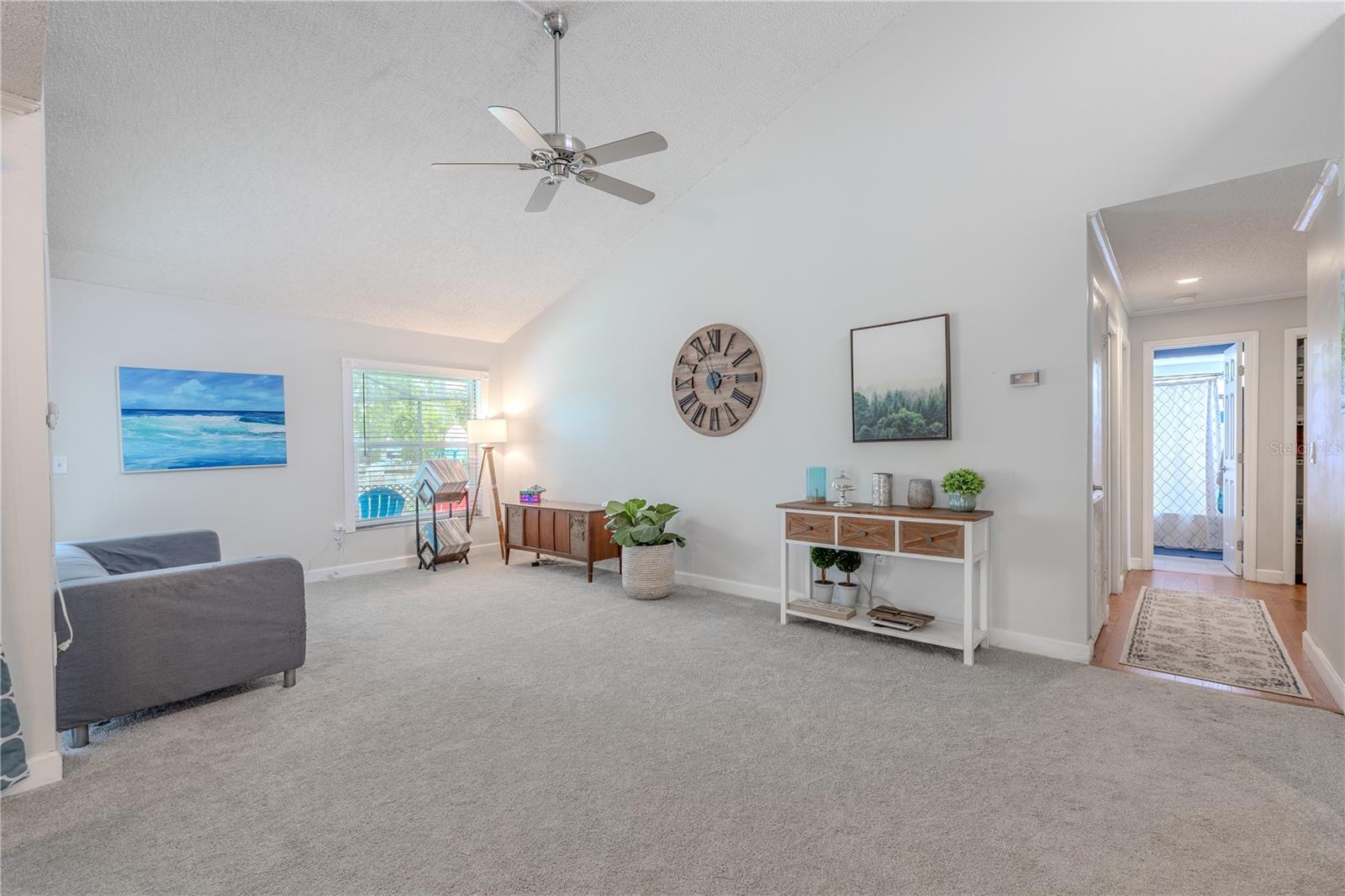 Listing photo id 4 for 3968 Orchard Hill Circle