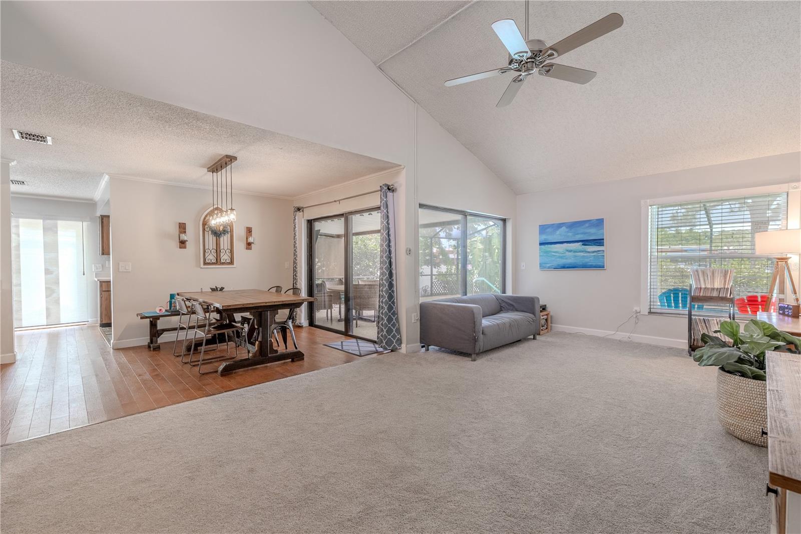 Listing photo id 6 for 3968 Orchard Hill Circle