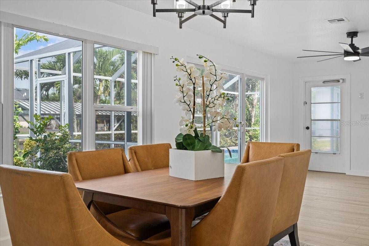 Image 14 of 36 For 4210 Palm Drive