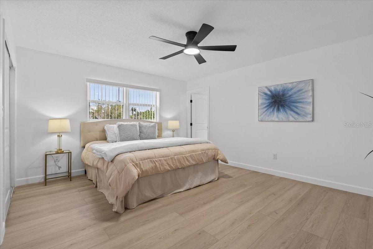 Image 19 of 36 For 4210 Palm Drive