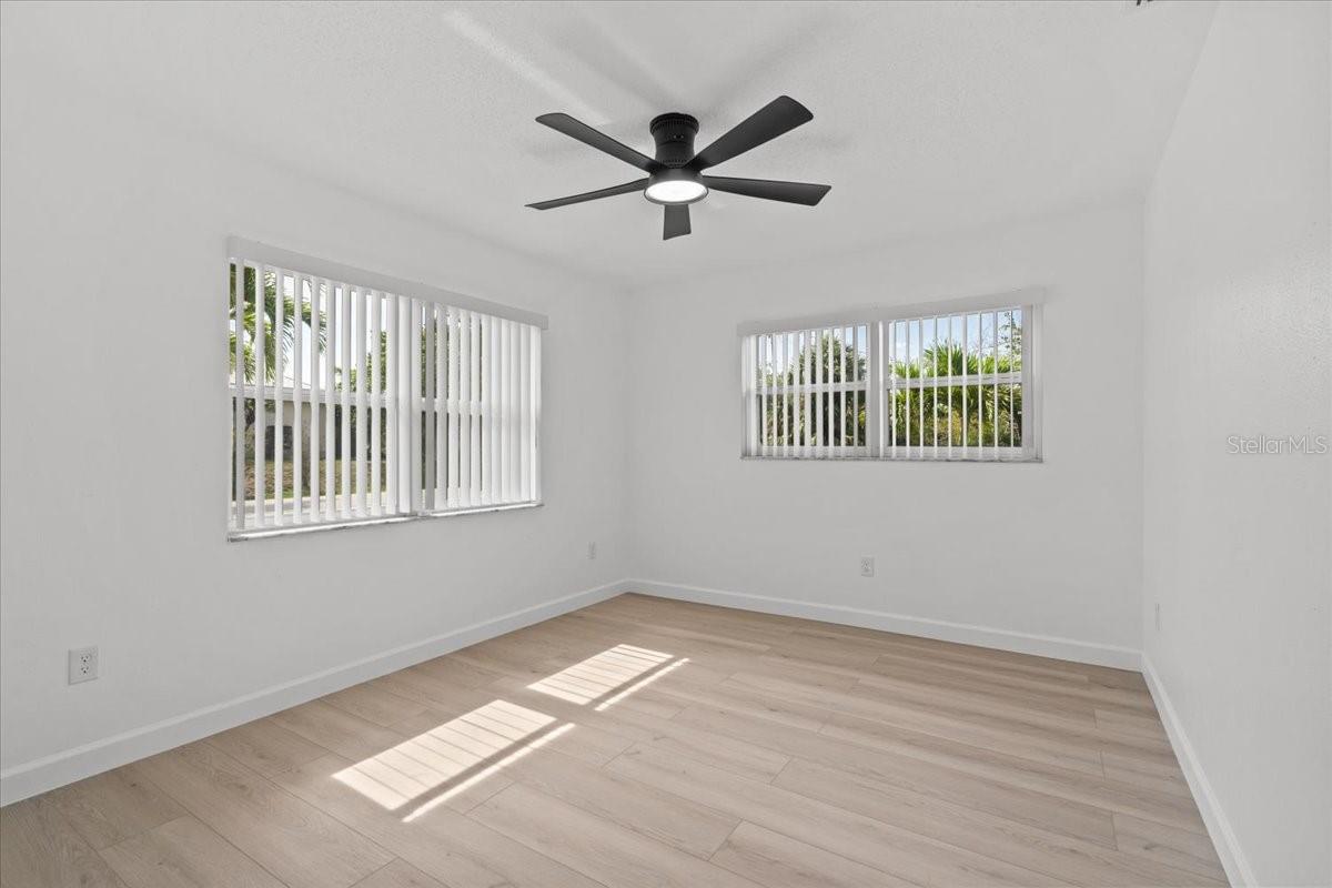 Image 24 of 36 For 4210 Palm Drive