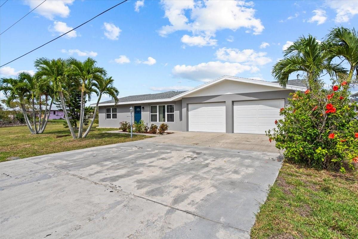 Image 3 of 36 For 4210 Palm Drive