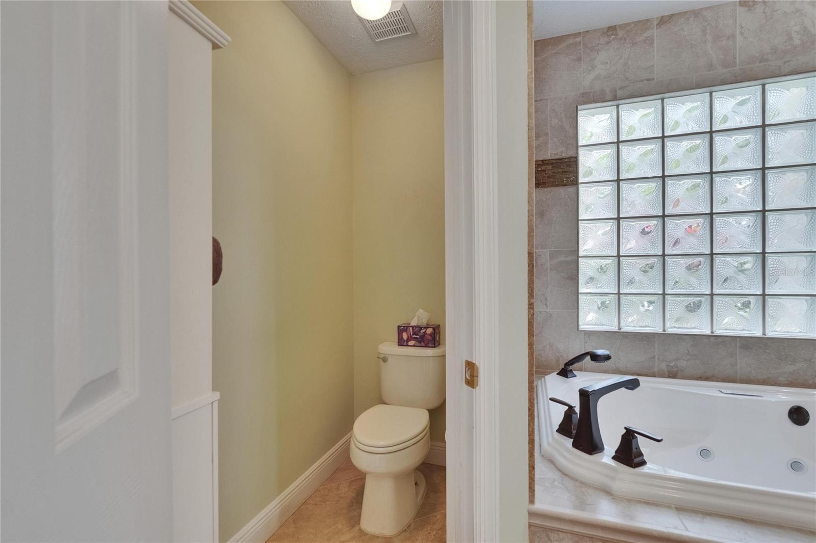 Image 16 of 57 For 905 Balsamina Drive