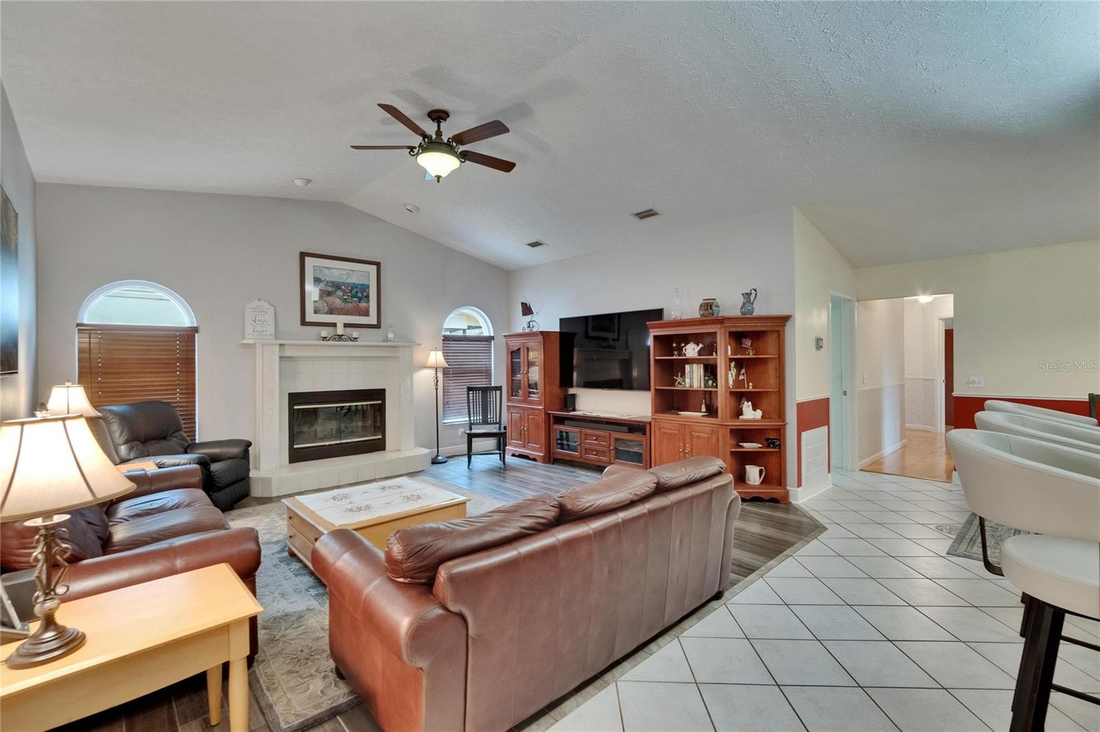 Image 19 of 57 For 905 Balsamina Drive