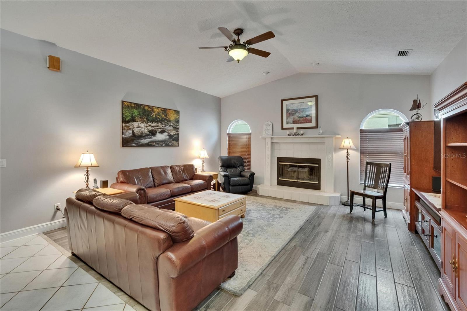 Image 20 of 57 For 905 Balsamina Drive