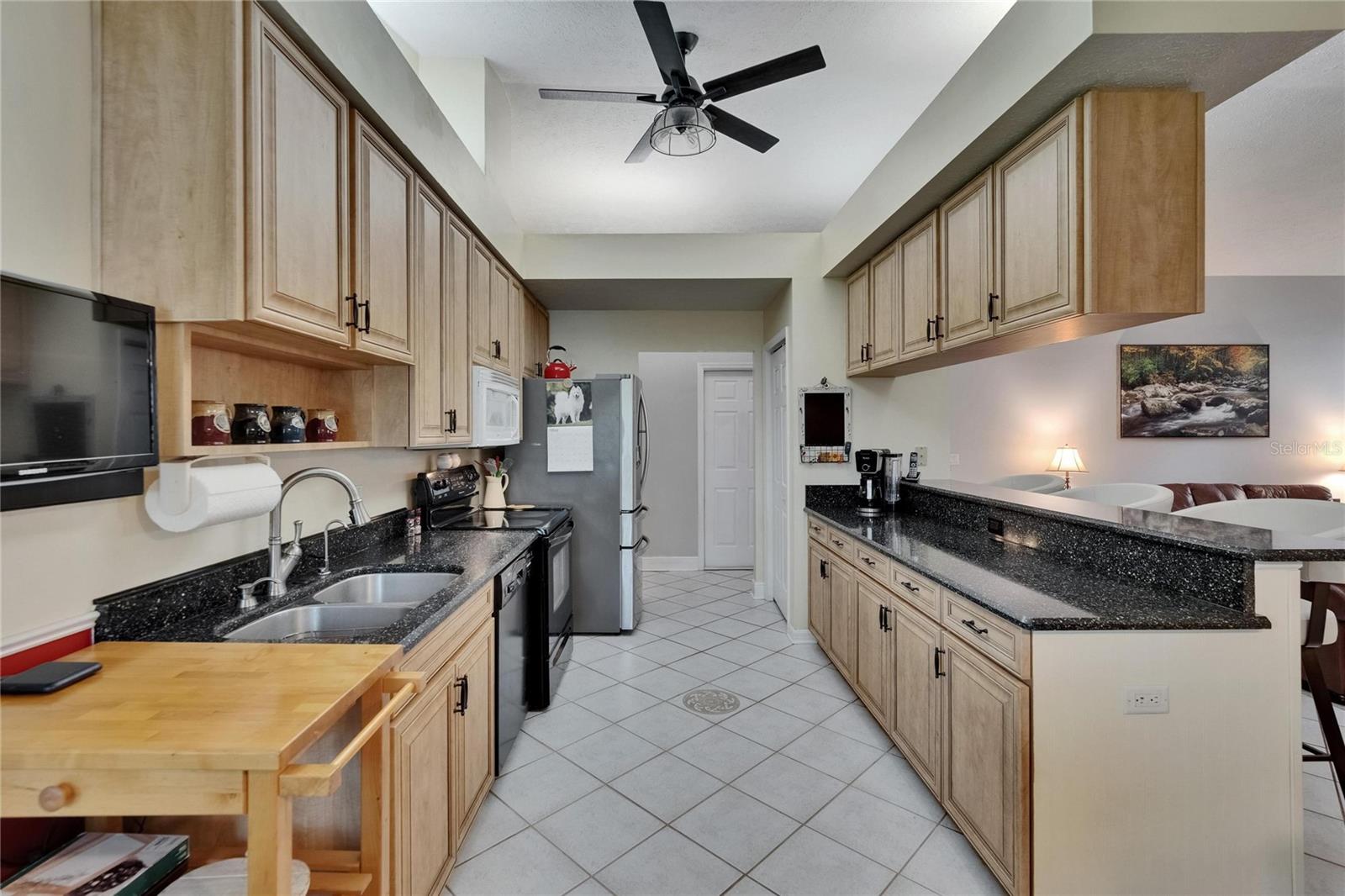 Image 28 of 57 For 905 Balsamina Drive