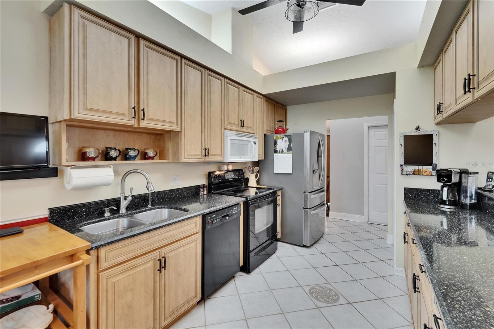 Image 30 of 57 For 905 Balsamina Drive