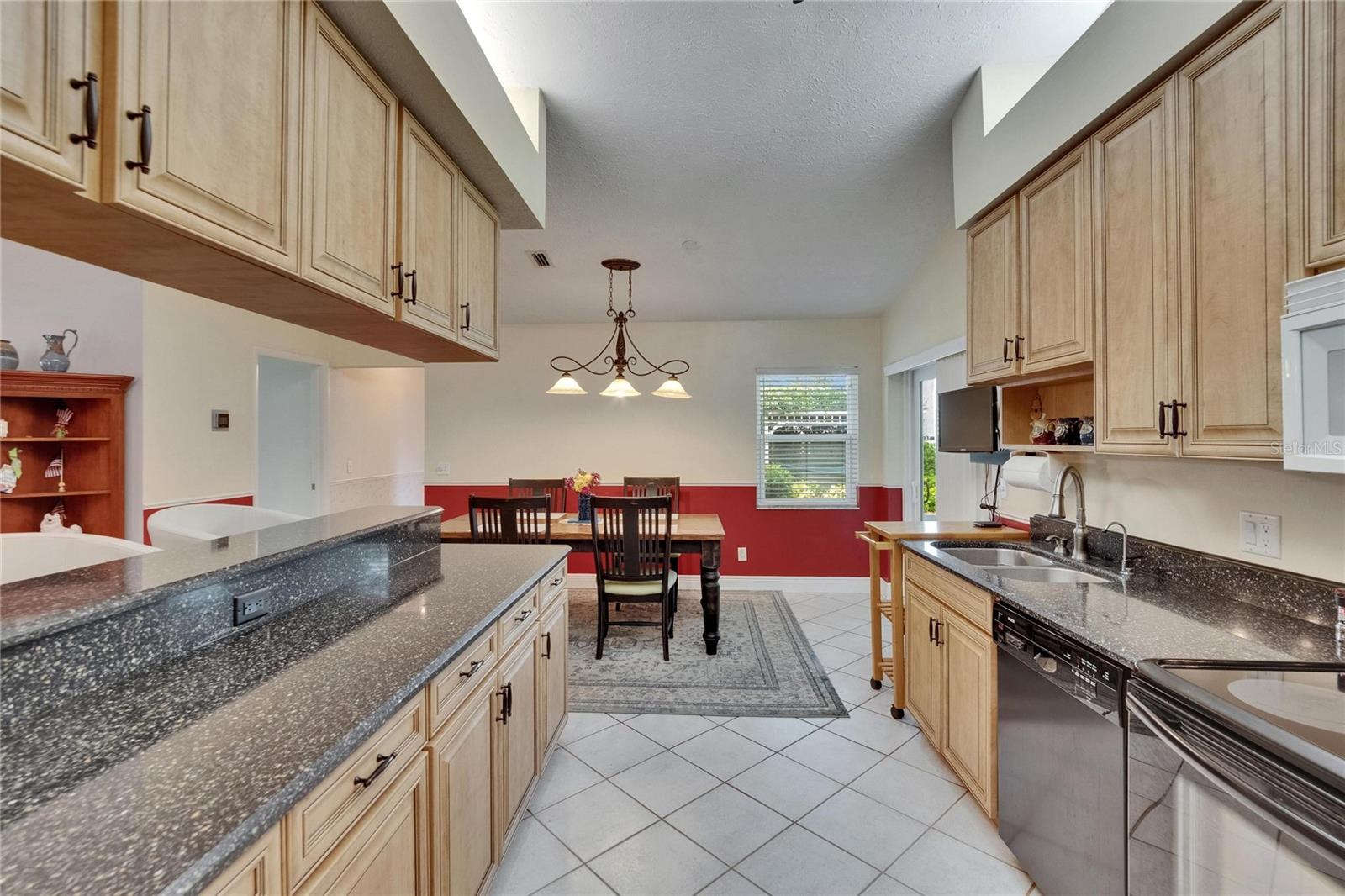 Image 32 of 57 For 905 Balsamina Drive