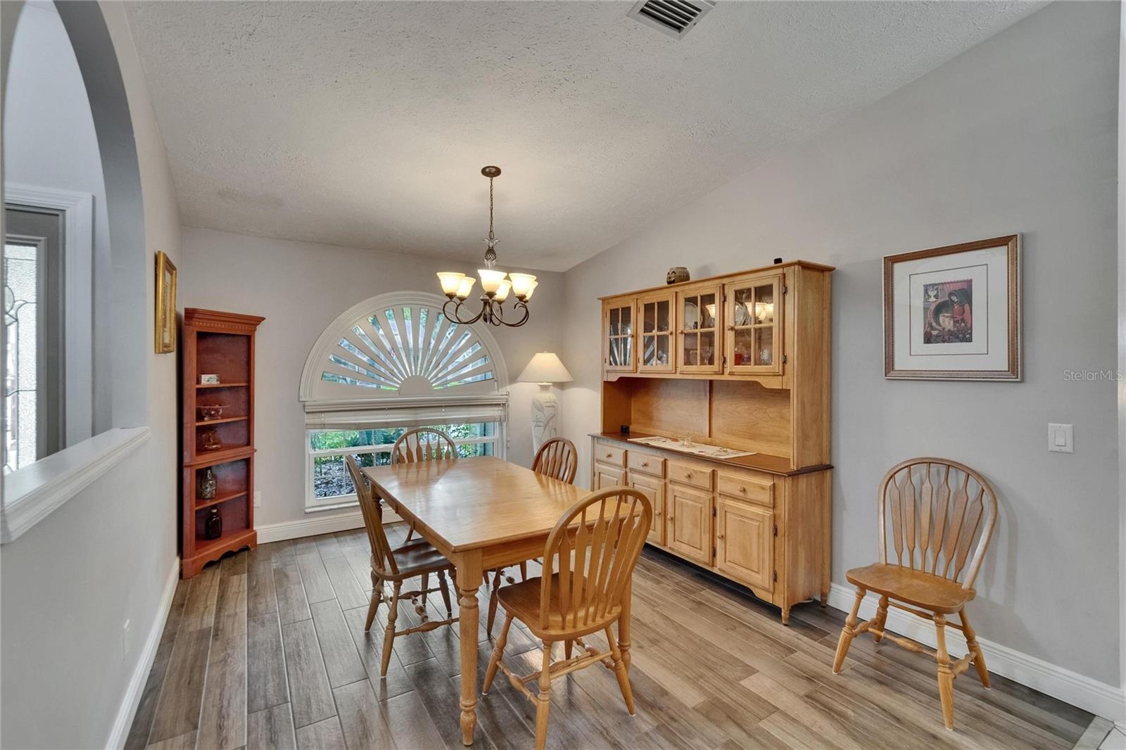 Image 8 of 57 For 905 Balsamina Drive