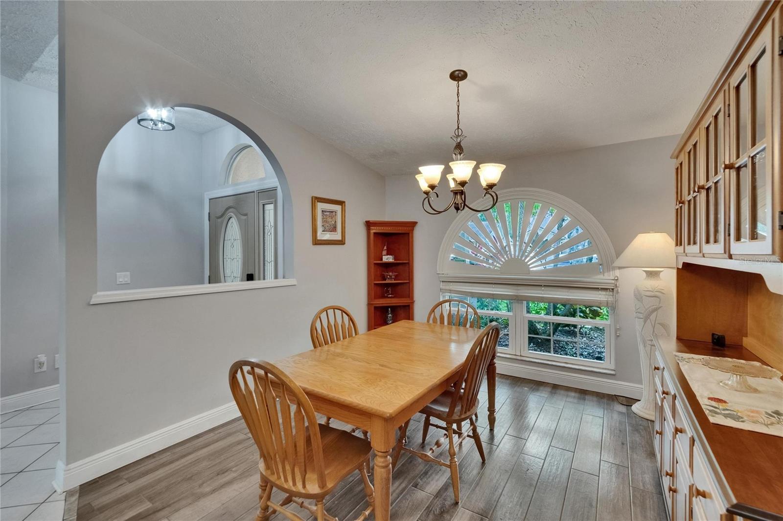 Image 9 of 57 For 905 Balsamina Drive
