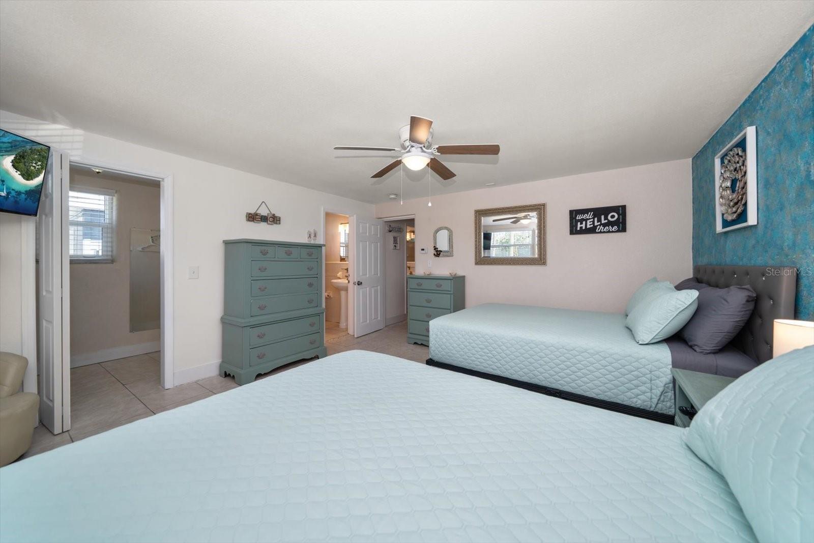 Image 13 of 41 For 603 Mandalay Avenue 105