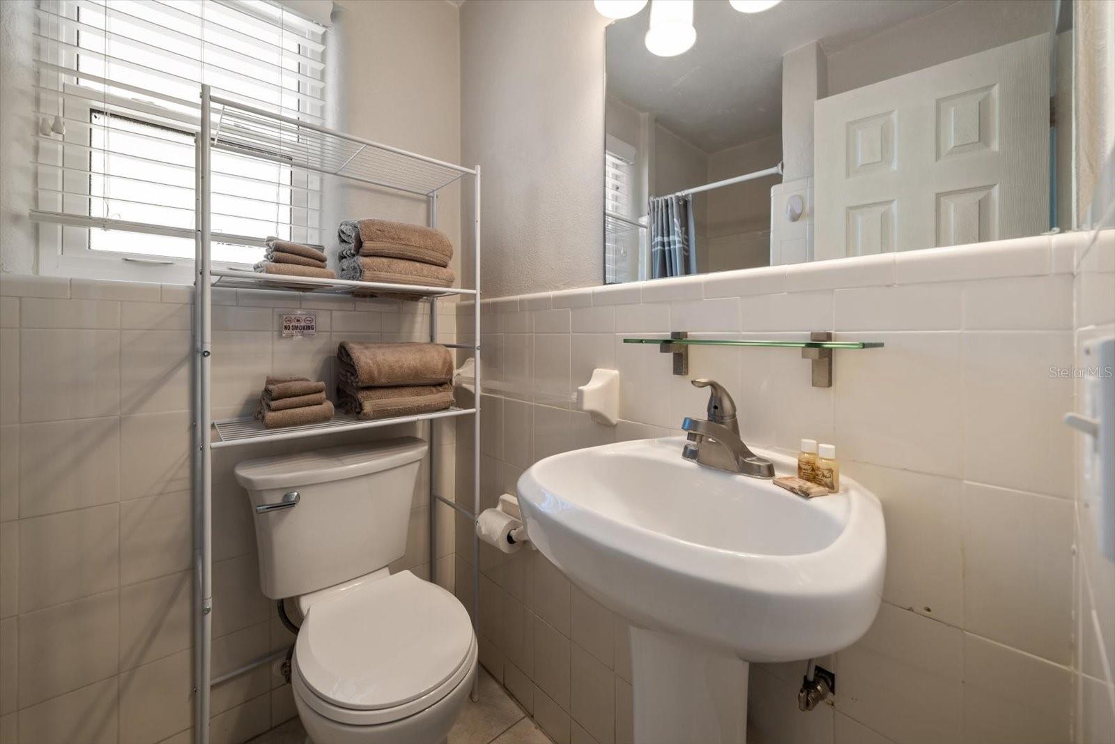 Image 20 of 41 For 603 Mandalay Avenue 105