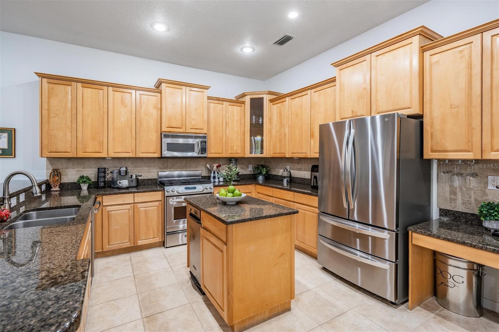 Listing photo id 22 for 10641 Cory Lake Drive