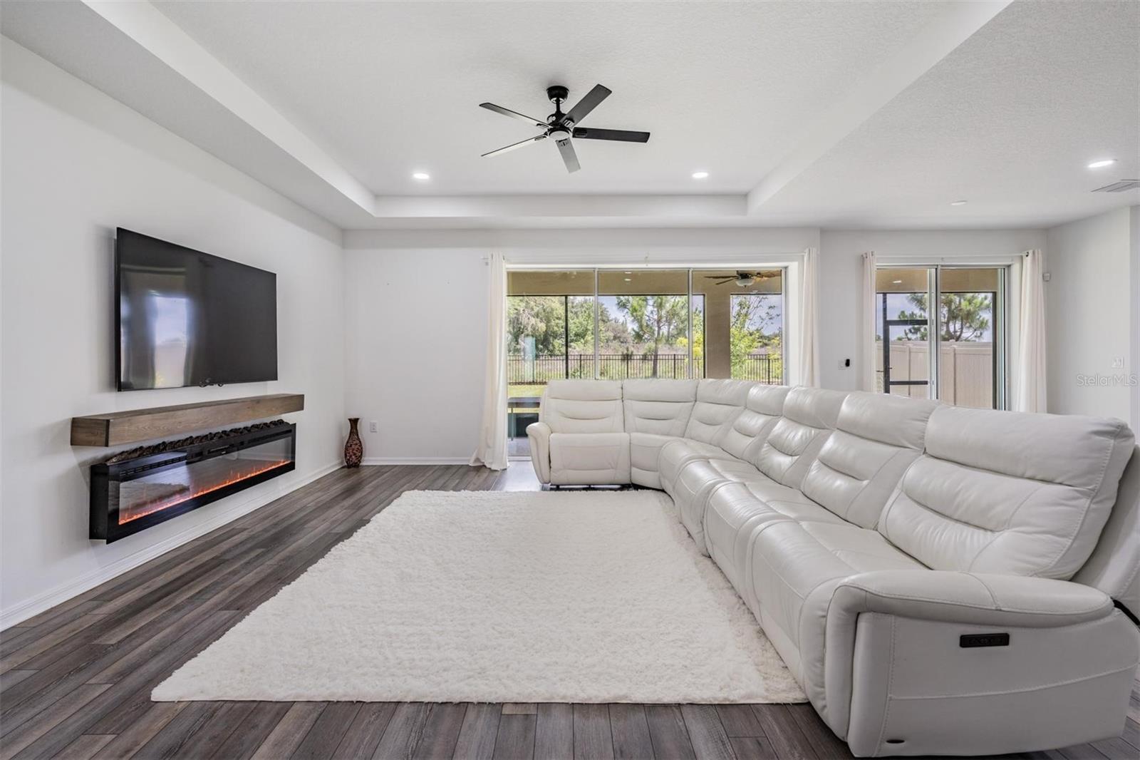 Image 15 of 73 For 9405 Ibis Grove Boulevard