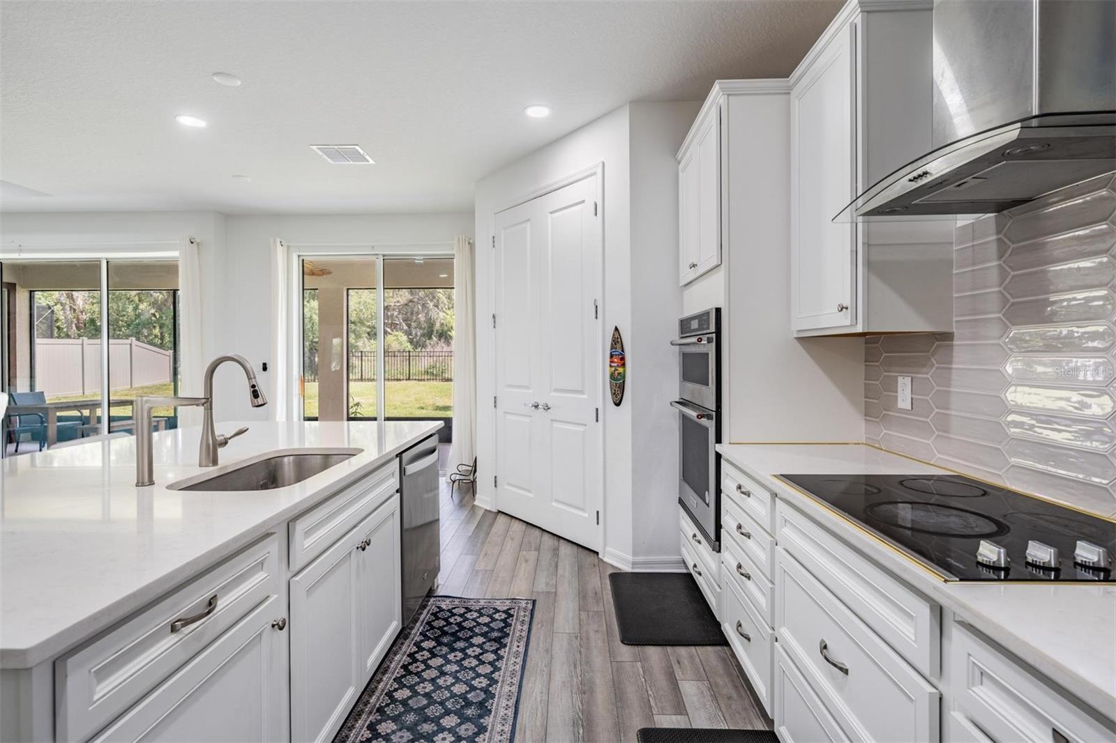 Image 16 of 73 For 9405 Ibis Grove Boulevard
