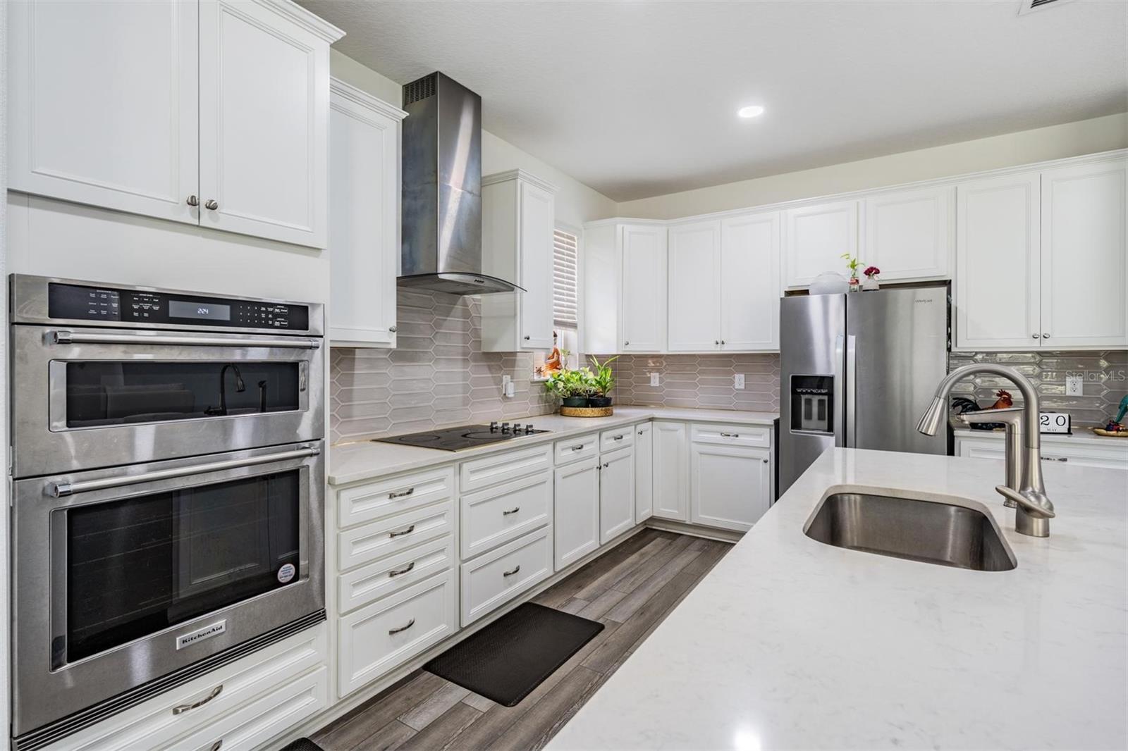 Image 17 of 73 For 9405 Ibis Grove Boulevard