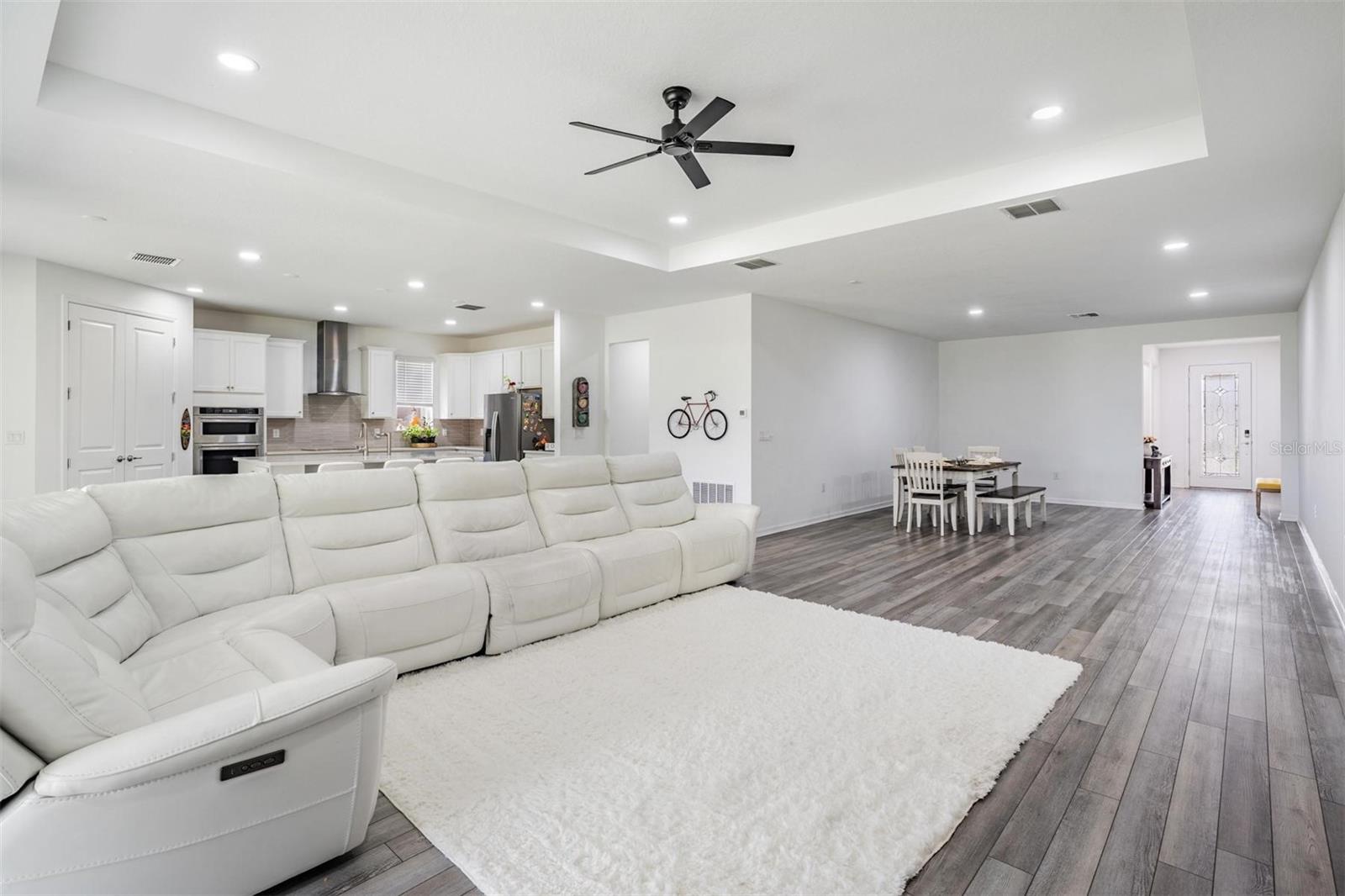 Image 24 of 73 For 9405 Ibis Grove Boulevard