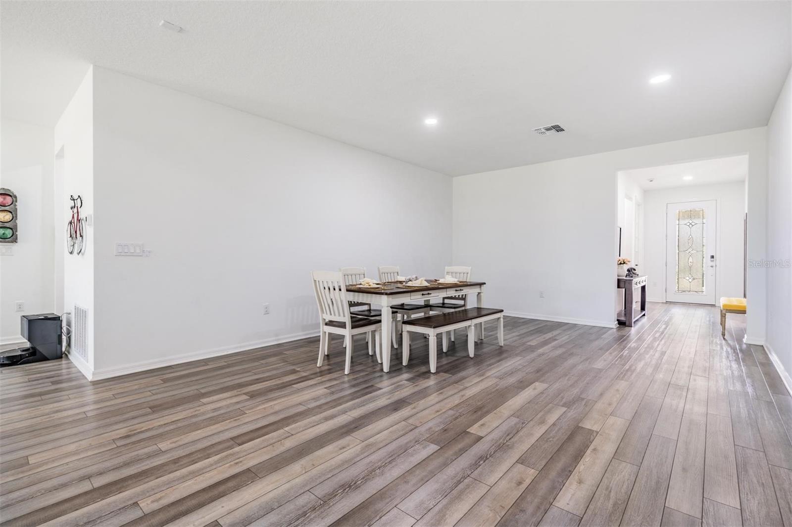 Image 26 of 73 For 9405 Ibis Grove Boulevard
