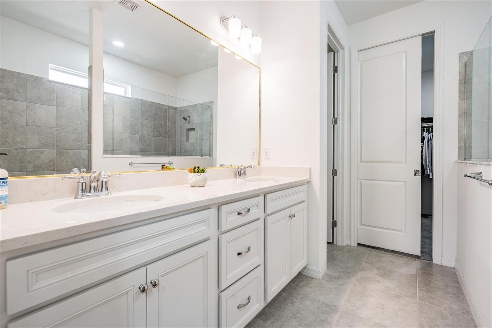 Image 33 of 73 For 9405 Ibis Grove Boulevard