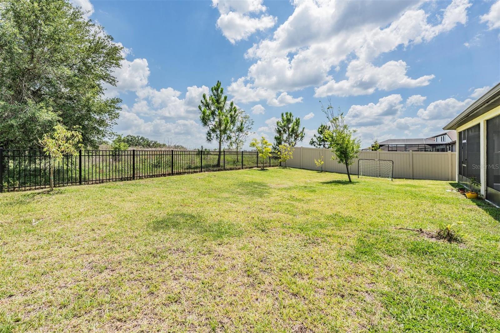Image 43 of 73 For 9405 Ibis Grove Boulevard
