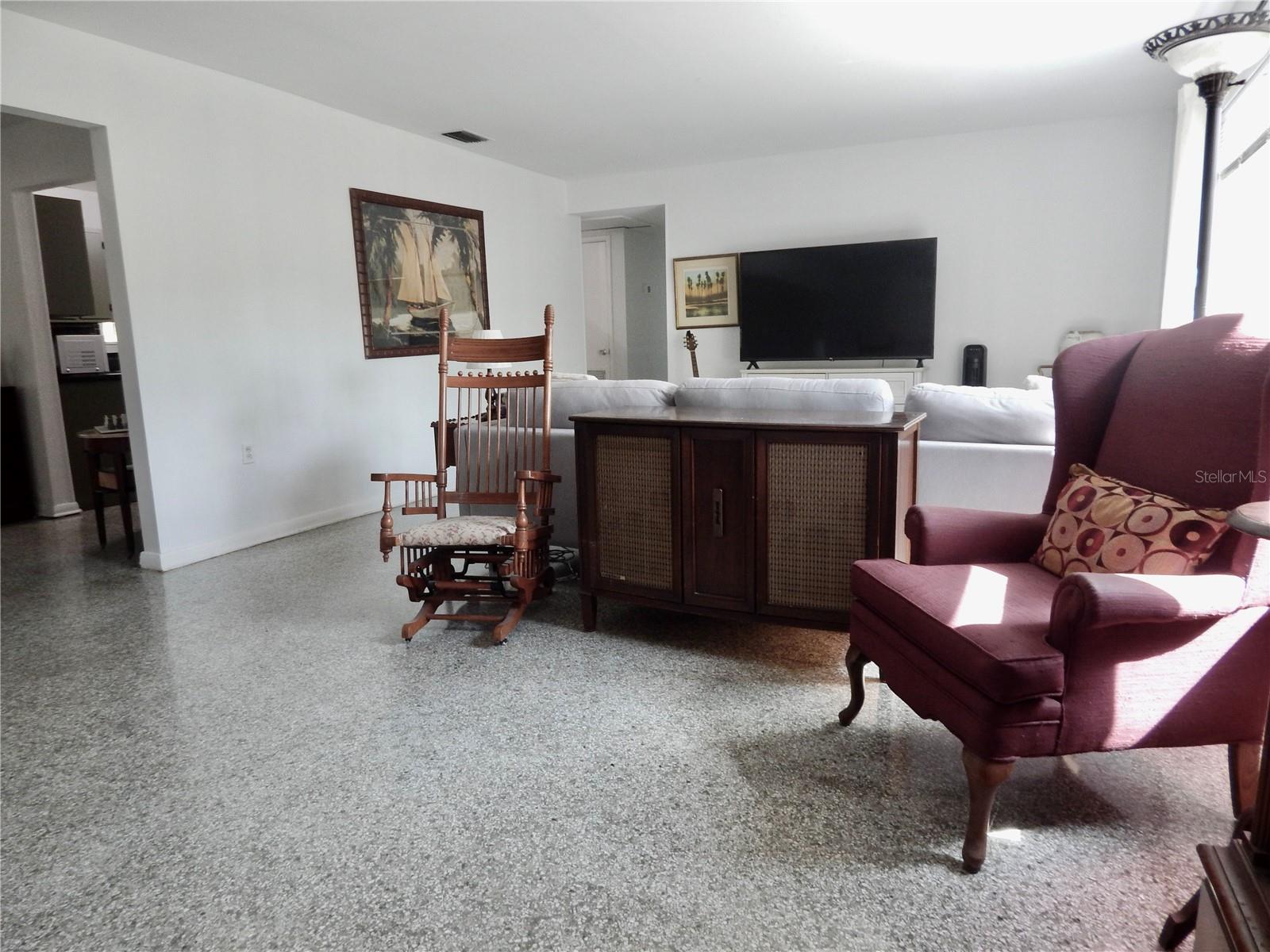 Listing photo id 28 for 10308 Fore Drive