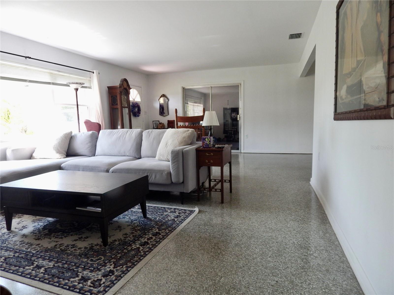 Listing photo id 30 for 10308 Fore Drive