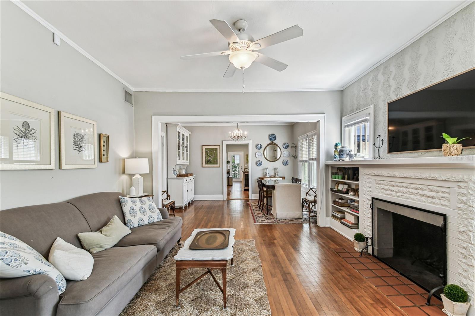 Listing photo id 8 for 3405 Palmira Avenue