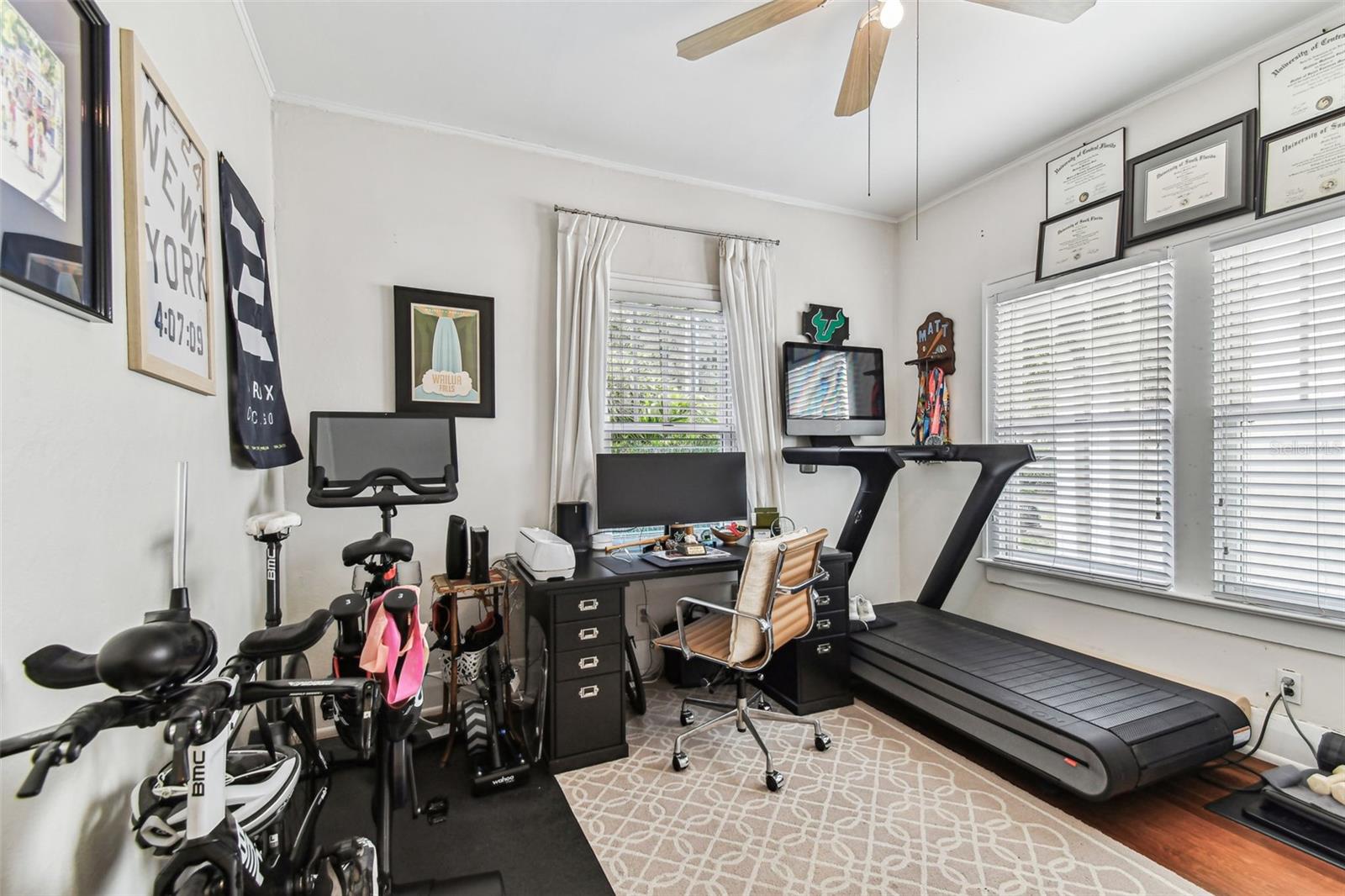 Listing photo id 14 for 3405 Palmira Avenue