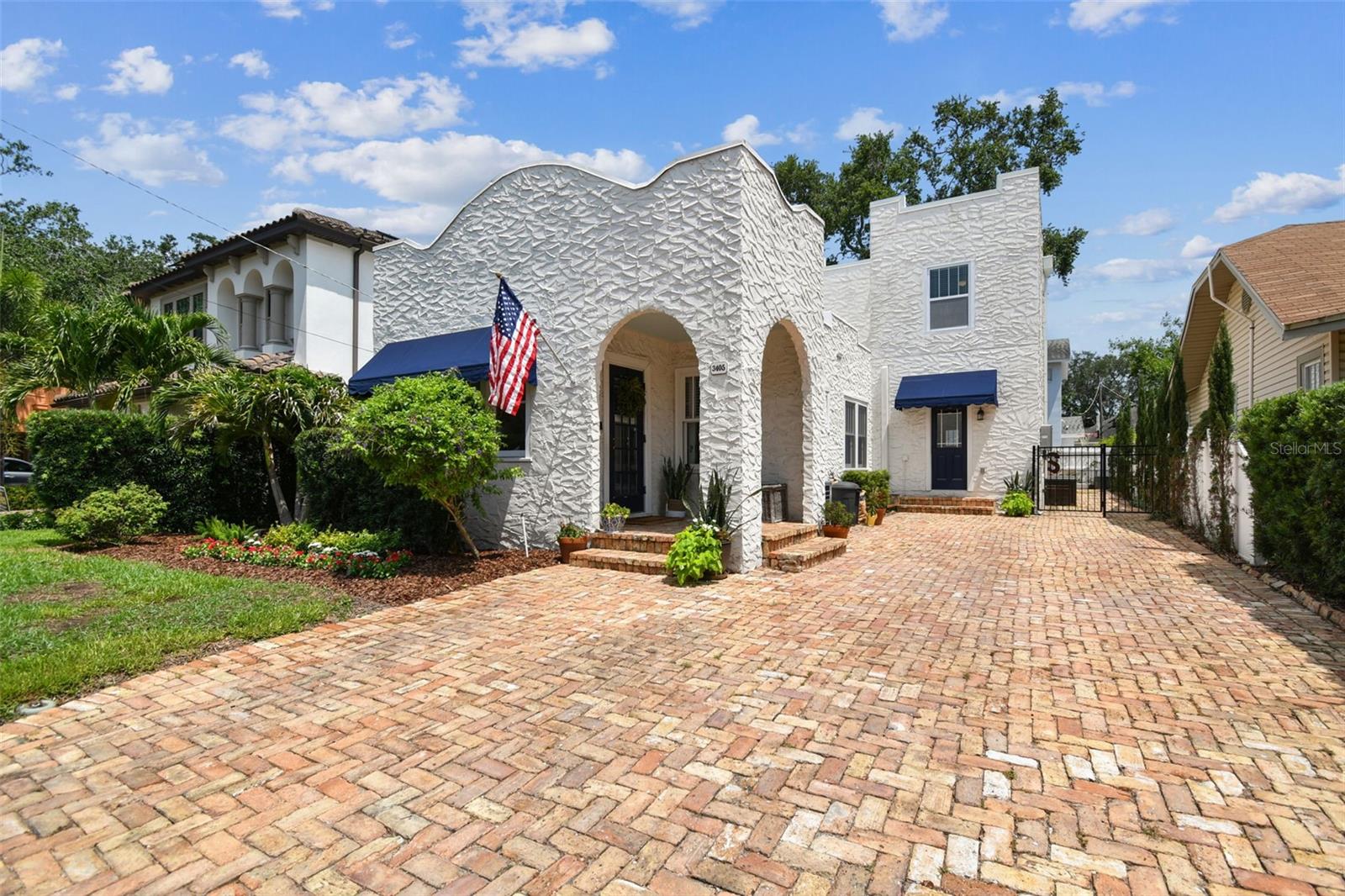 Listing photo id 0 for 3405 Palmira Avenue