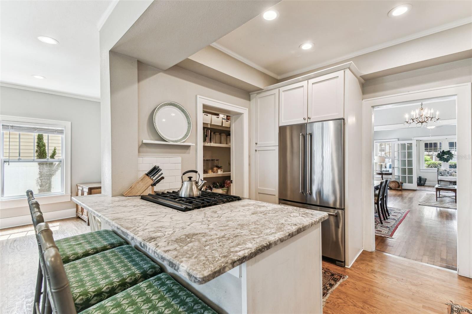 Listing photo id 22 for 3405 Palmira Avenue