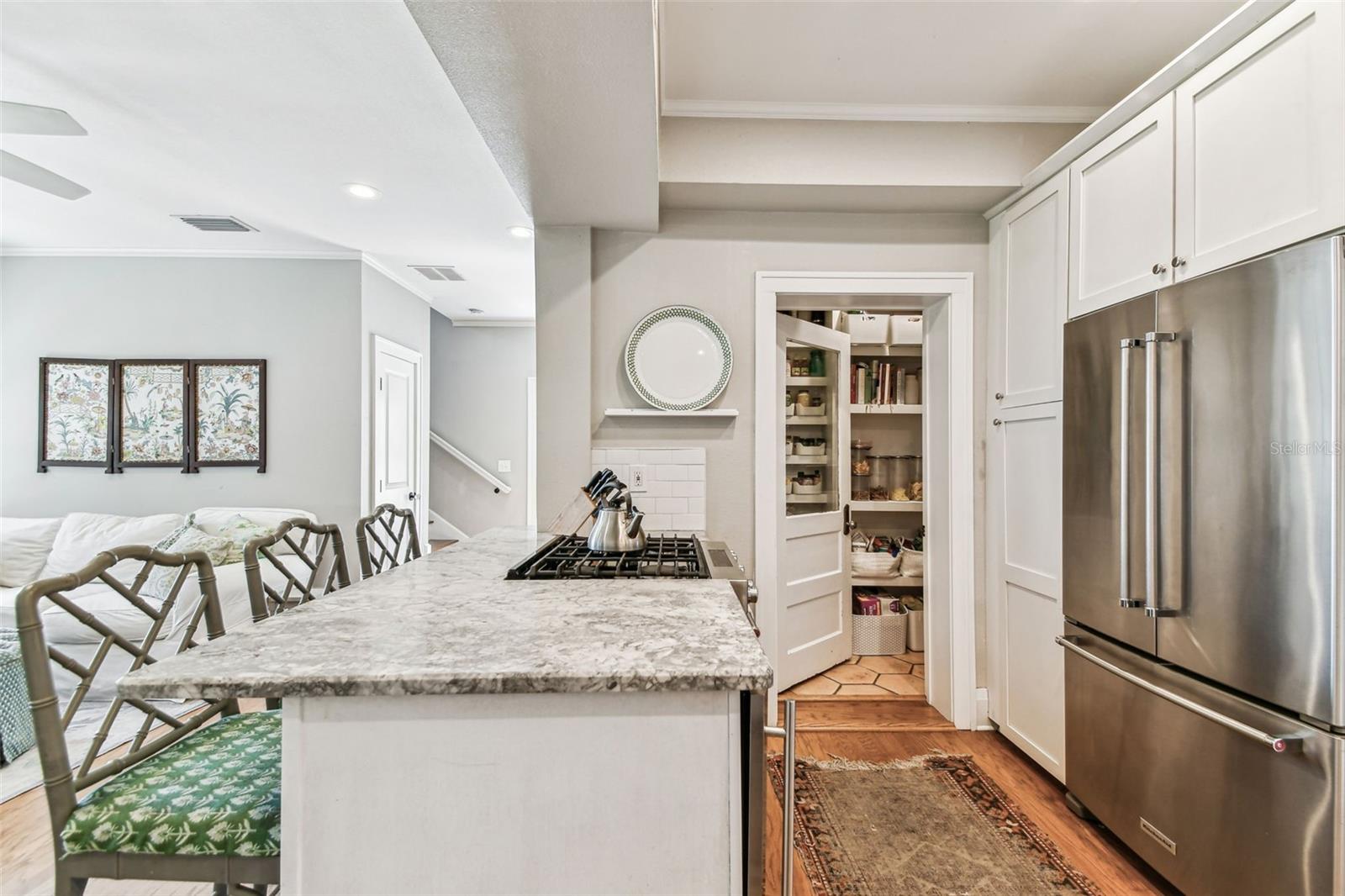Listing photo id 26 for 3405 Palmira Avenue