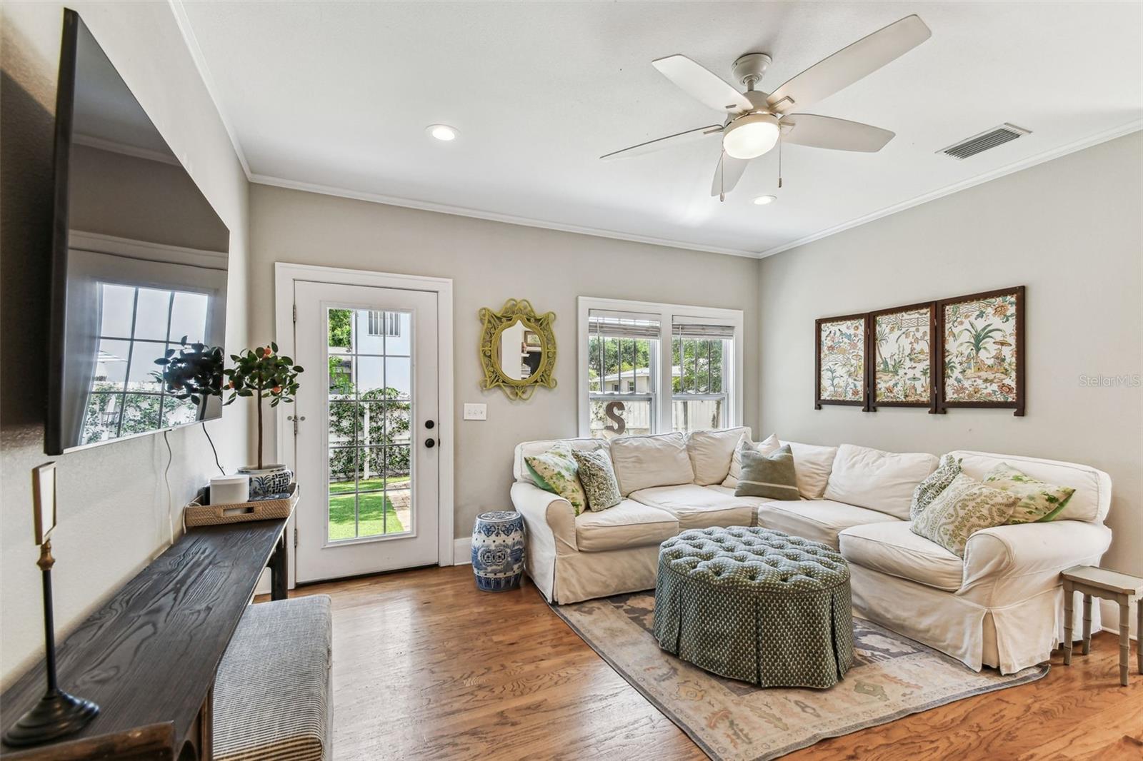 Listing photo id 34 for 3405 Palmira Avenue