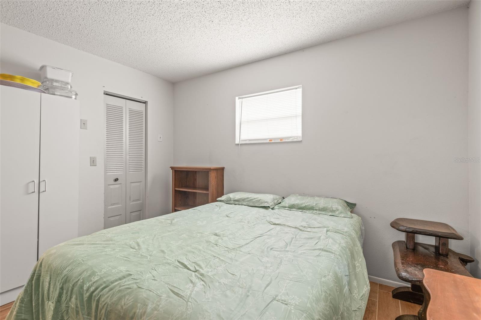 Listing photo id 16 for 14339 Mayer Avenue
