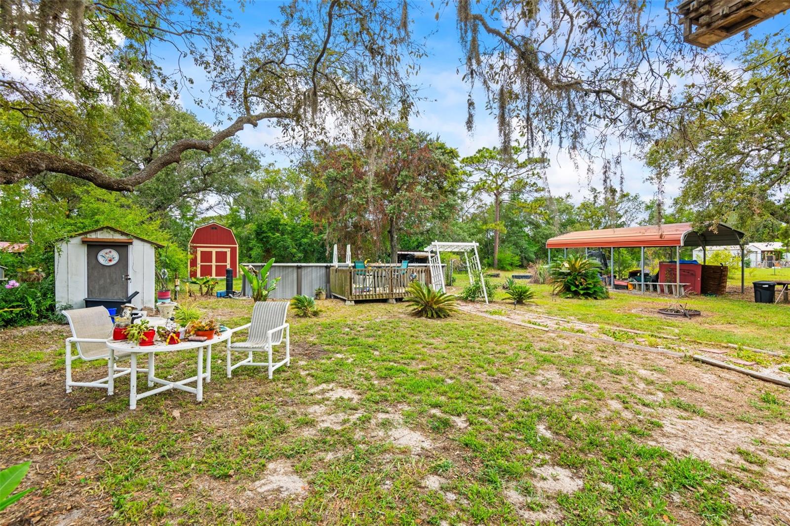 Listing photo id 21 for 14339 Mayer Avenue
