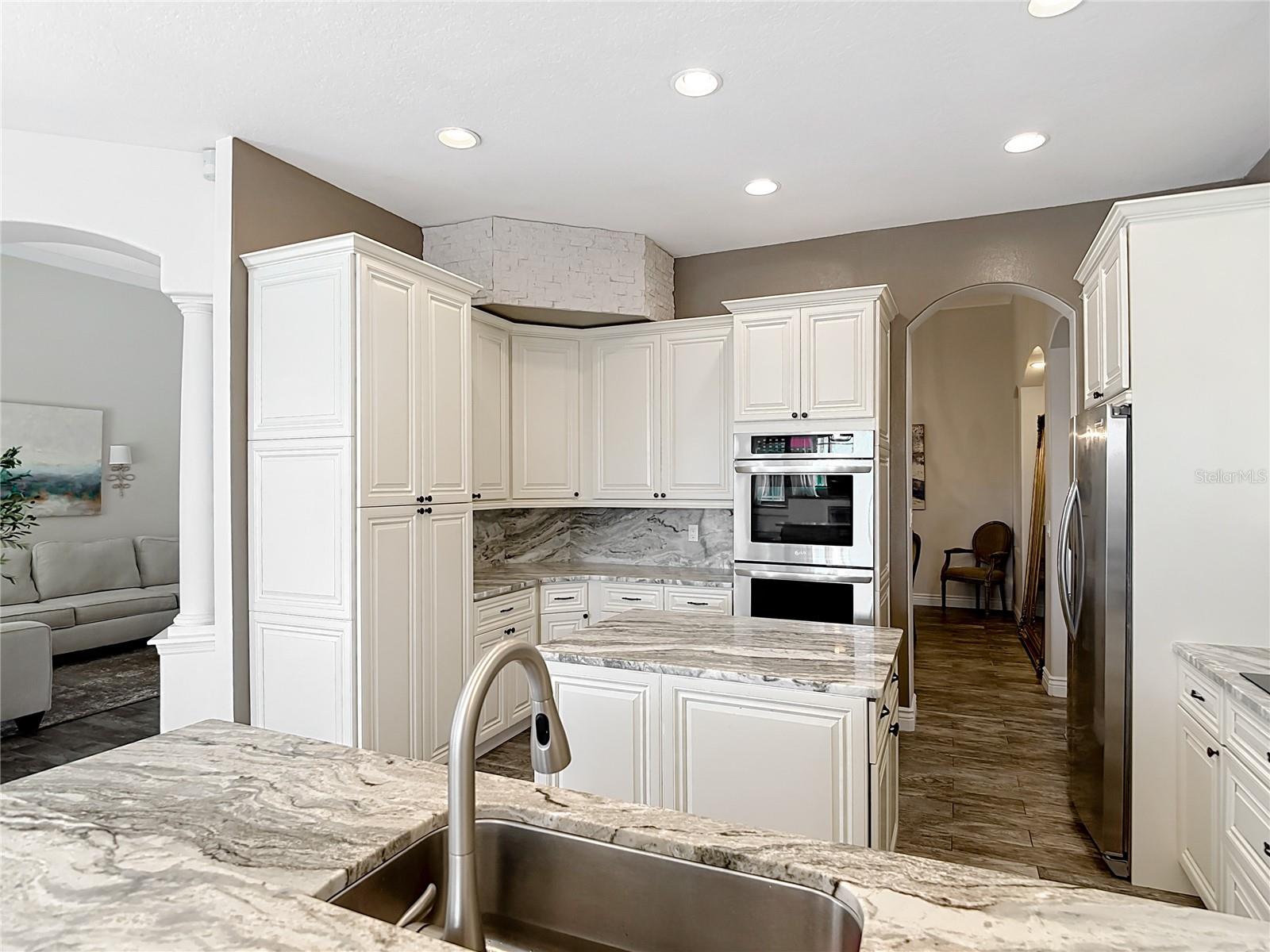 Listing photo id 13 for 1443 Obear Court