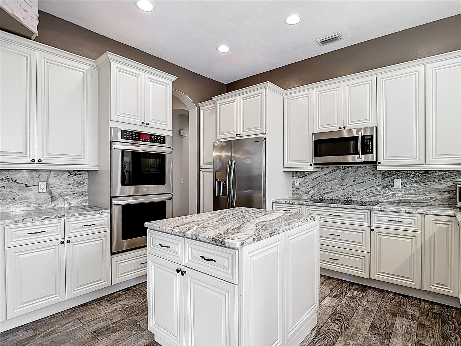 Listing photo id 15 for 1443 Obear Court