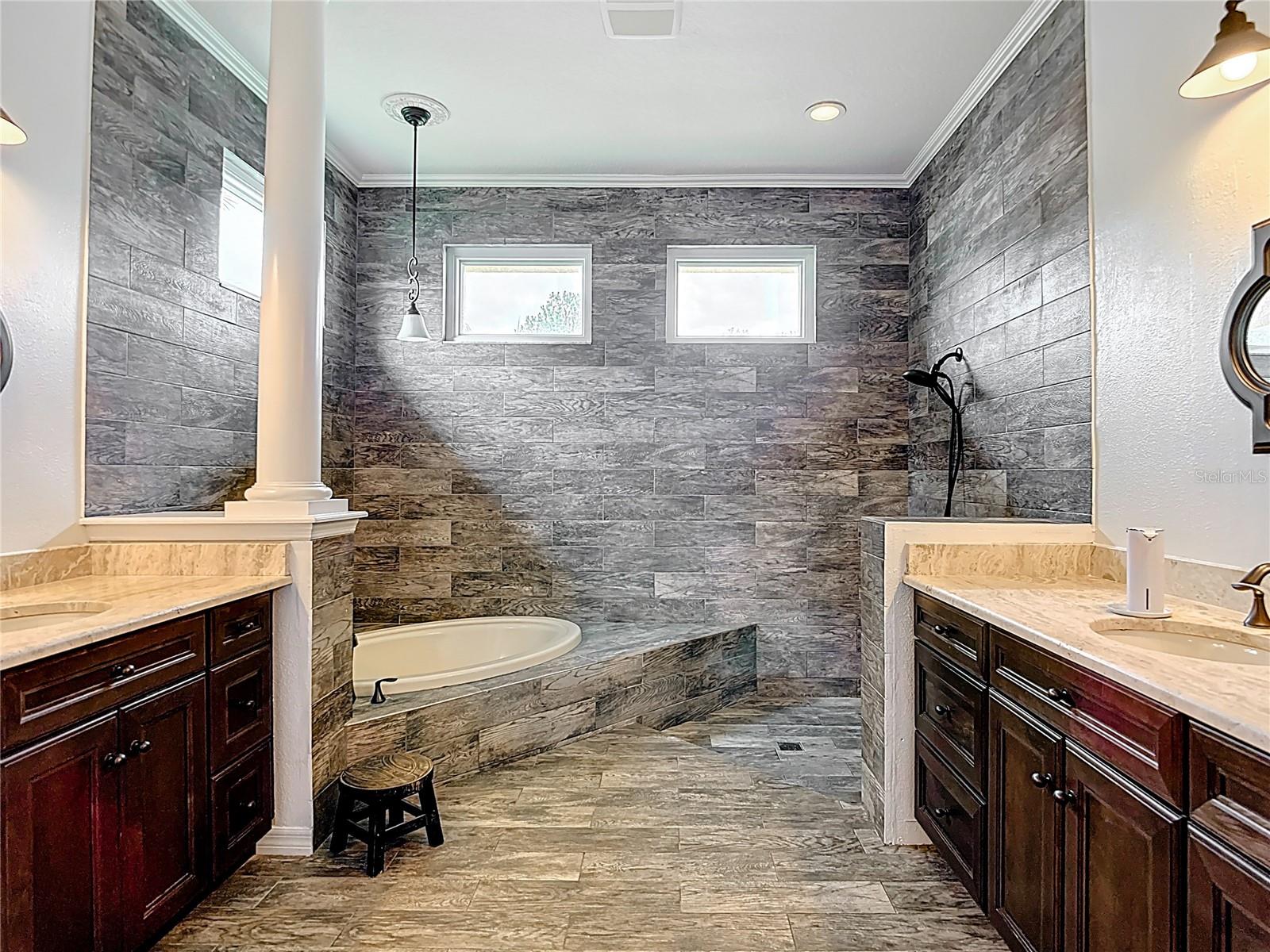 Listing photo id 34 for 1443 Obear Court
