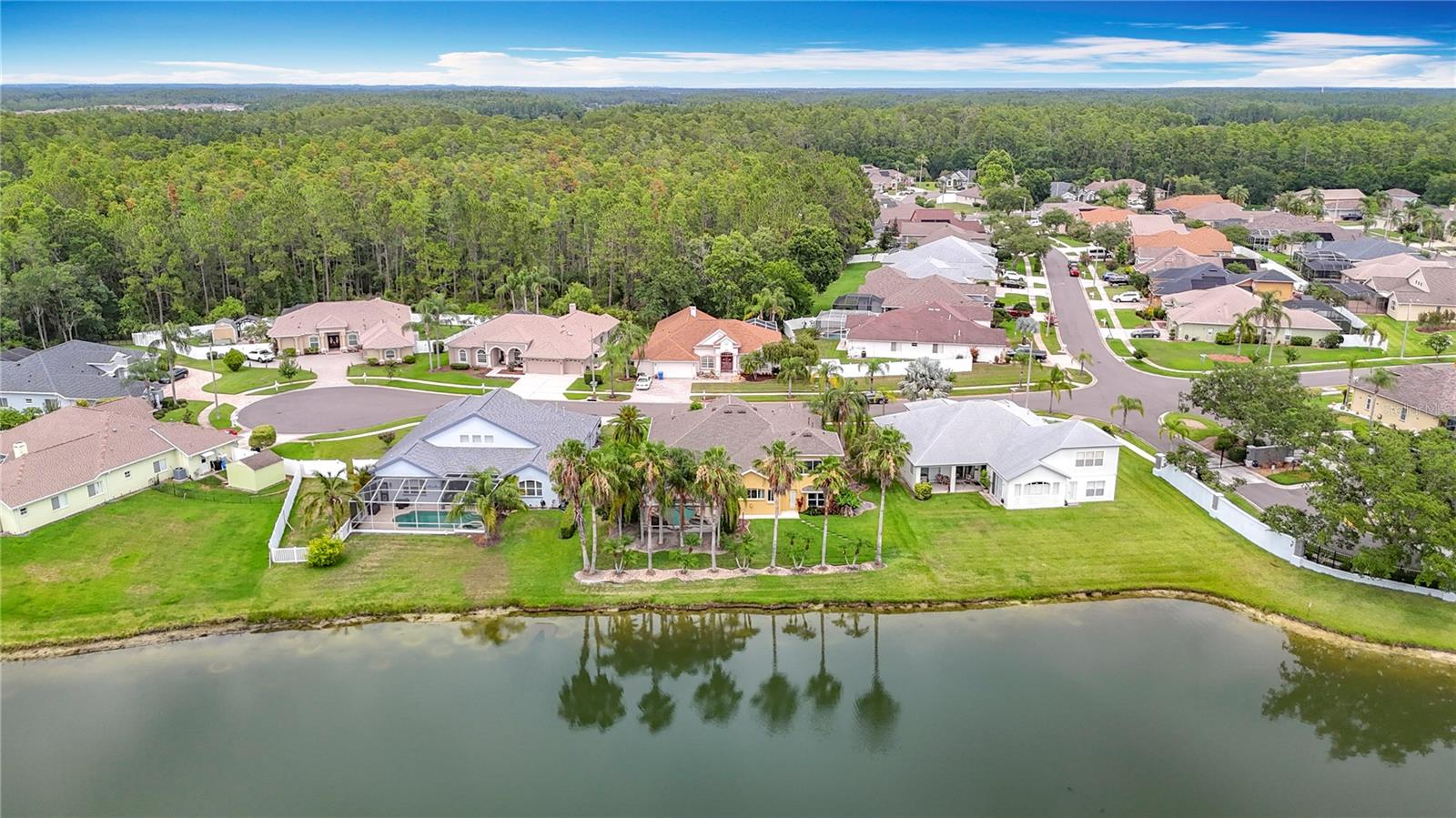 Listing photo id 3 for 1443 Obear Court