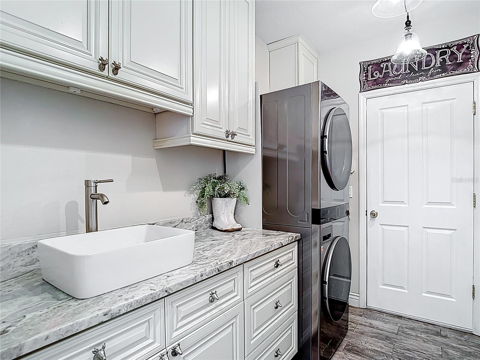 Listing photo id 50 for 1443 Obear Court