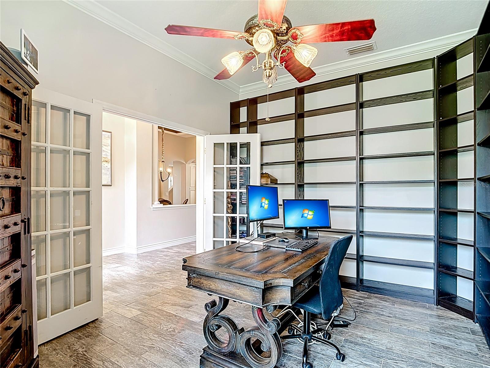 Listing photo id 7 for 1443 Obear Court